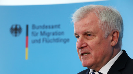 Seehofer: Fünf Pilotzentren für Flüchtlinge sollen schon im Herbst in Betrieb gehen