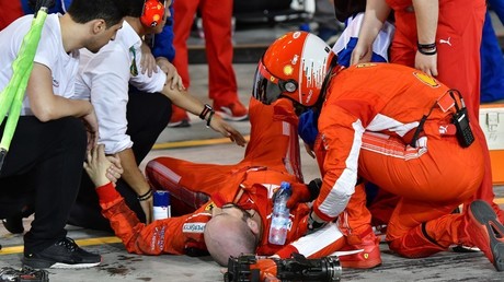 Formel-1-Mechaniker erleidet doppelten Beinbruch bei schwerem Unfall an Boxenstopp