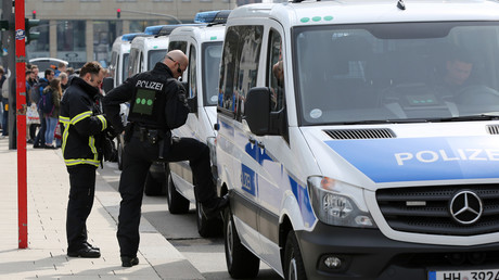 Familiendrama in Hamburg: Mann ersticht Kleinkind und Ex-Frau an belebter S-Bahn-Station