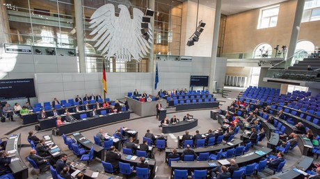 LIVE: Bundestagsdebatte zu Grunderwerbssteuer, Bienengiften und kostenloser Nahverkehr
