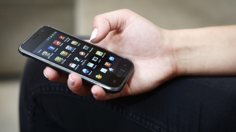 Polizisten wollten Handy eines Toten mit dessen Finger entsperren, Familie entsetzt