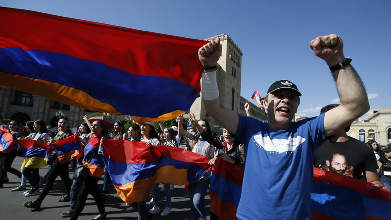 LIVE: Aufruhr in Armenien - Opposition will nach verlorener Abstimmung das ganze Land blockieren