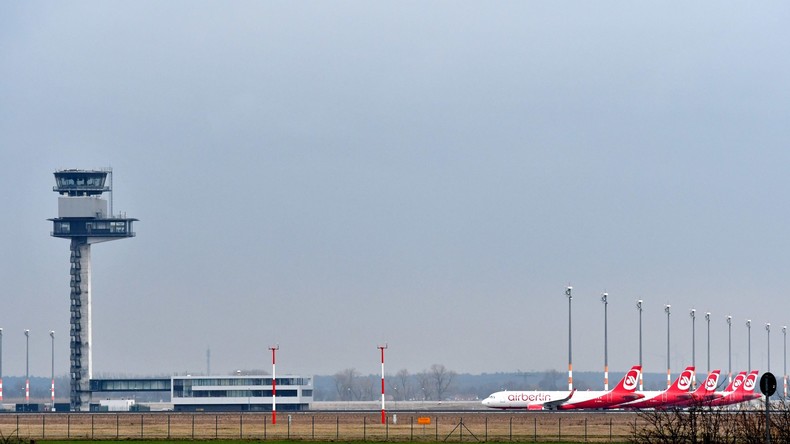Flieger aus Berlin legt kurz nach dem Start Zwischenstopp in Berlin ein
