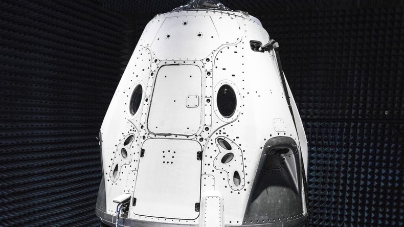 Elon Musk zeigt bemanntes Raumschiff Crew Dragon: Es soll Menschen zur ISS und zum Mars bringen