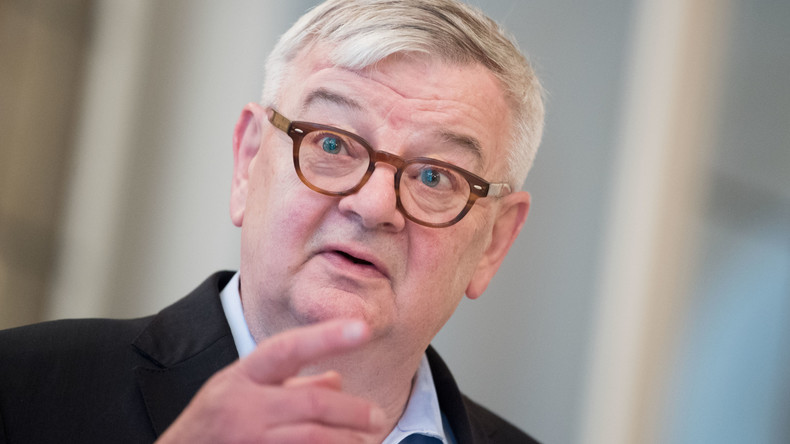 Joschka Fischer im Spiegel-Interview - Fragen, die man eigentlich stellen sollte