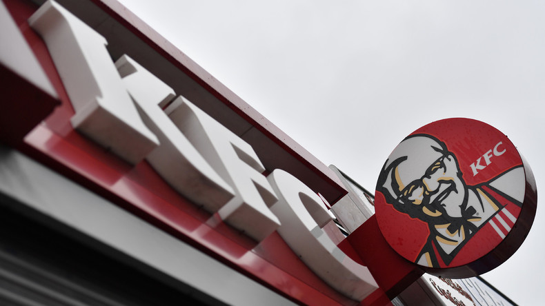Rassismus-Vorwürfe: Schwarze Touristen filmen Rauswurf aus KFC in Berlin und werden dafür verklagt