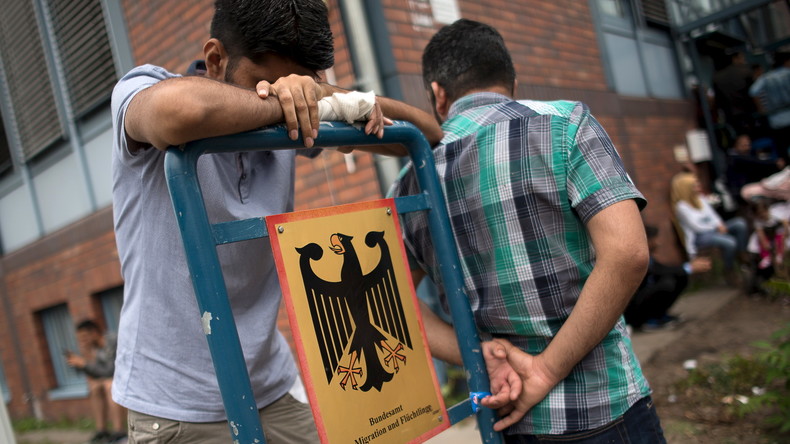 BAMF-Skandal weitet sich auf Berlin aus: Seehofer verspricht "schonungslose Aufklärung"