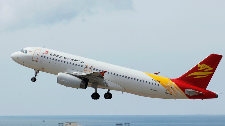 China: Flugzeugfenster platzt nach heftigen Turbulenzen und zwingt Maschine zur Notlandung