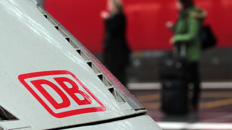 ICE-Waggon qualmt: 200 Reisende verlassen Zug