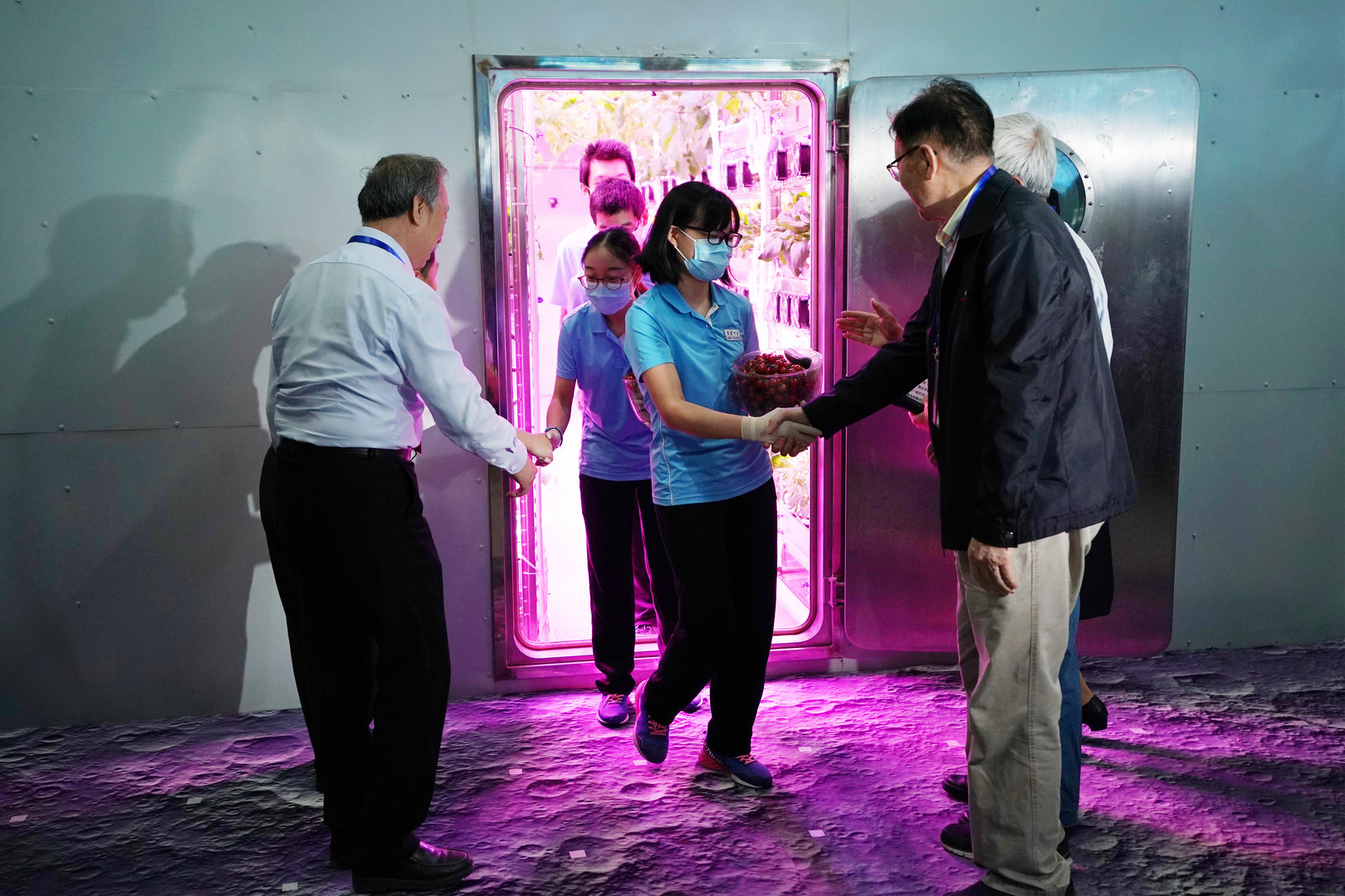 Ein Jahr unter der Glaskuppel: Experiment mit Mondbasis-Simulation in China endet mit Weltrekord