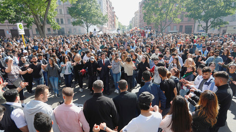 Live: "Revolutionäre 1. Mai-Demo" in Berlin-Kreuzberg