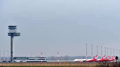 Flieger aus Berlin legt kurz nach dem Start Zwischenstopp in Berlin ein