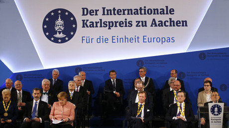 Karl der kleiner Gewordene: Schatten über obligatorischer EU-Selbstbeweihräucherung in Aachen