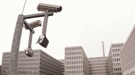 BND darf Daten anlasslos abzapfen: Betreiber von Internet-Knoten verliert Klage gegen Geheimdienst