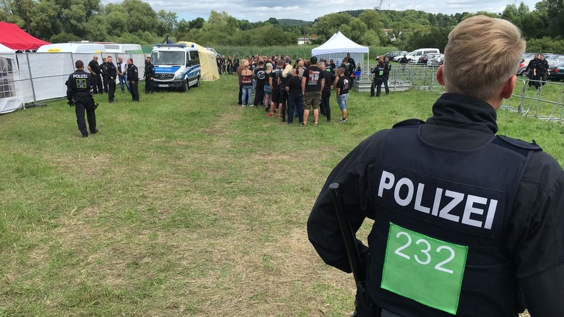 Gericht kippt teilweise Alkoholverbot bei Neonazi-Konzert in Themar