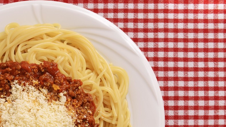 Frau bekommt Teller Pasta ins Gesicht – und erhält 85.000 Euro Schmerzensgeld