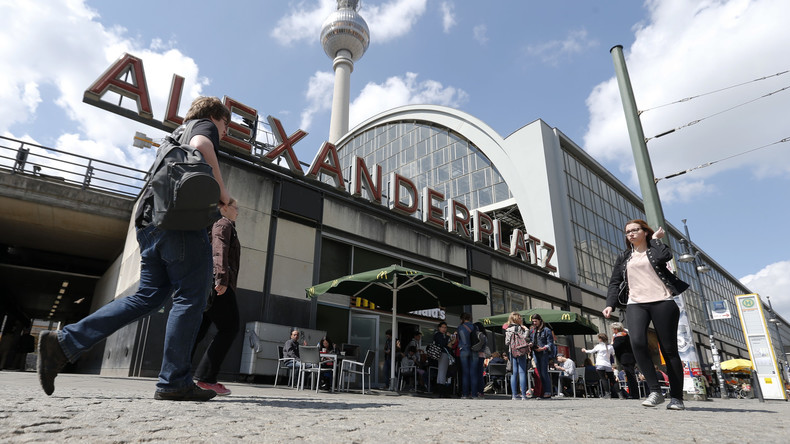 Berlin-Mitte: Bauarbeiter finden Frauenleiche, Polizei vermutet Verbrechen von vor 50 Jahren