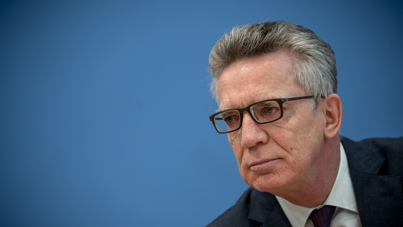 Bamf-Affäre: Innenausschuss befragt de Maizière – er übernimmt politische Verantwortung
