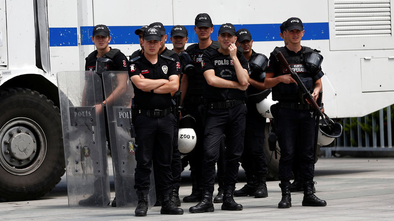 Türkische Polizei nimmt nach tödlicher Schießerei zwischen HDP- und AKP-Anhängern 19 Menschen fest