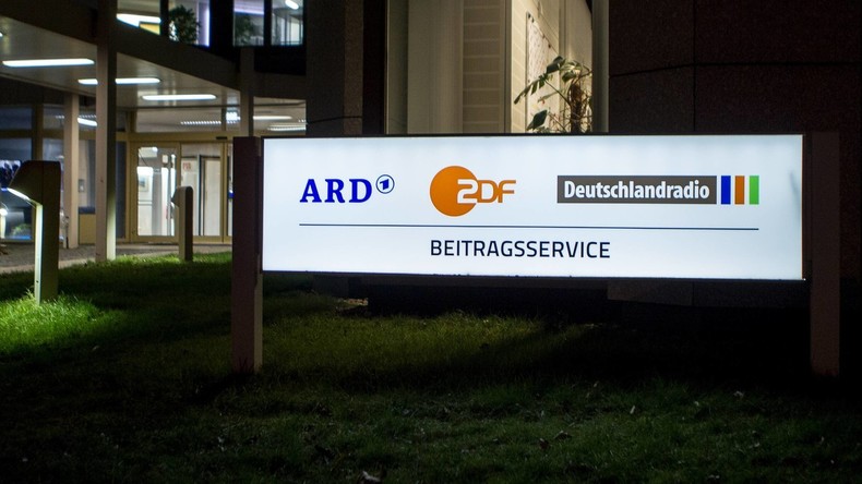 Dr. Gniffkes Macht um acht: Das üble Foulspiel der Nachrichten-Redakteure