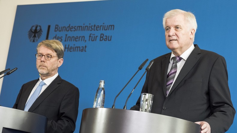 Seehofer bekommt 1.650 zusätzliche BAMF-Stellen