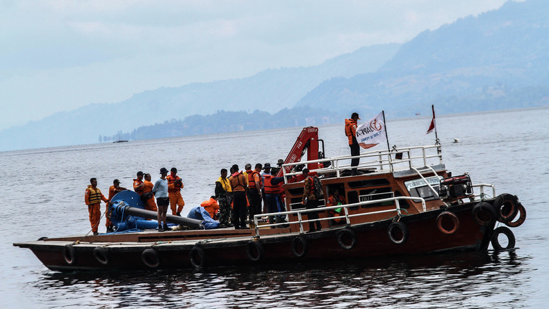 Mindestens zwölf Tote bei Fährunglück vor Indonesien