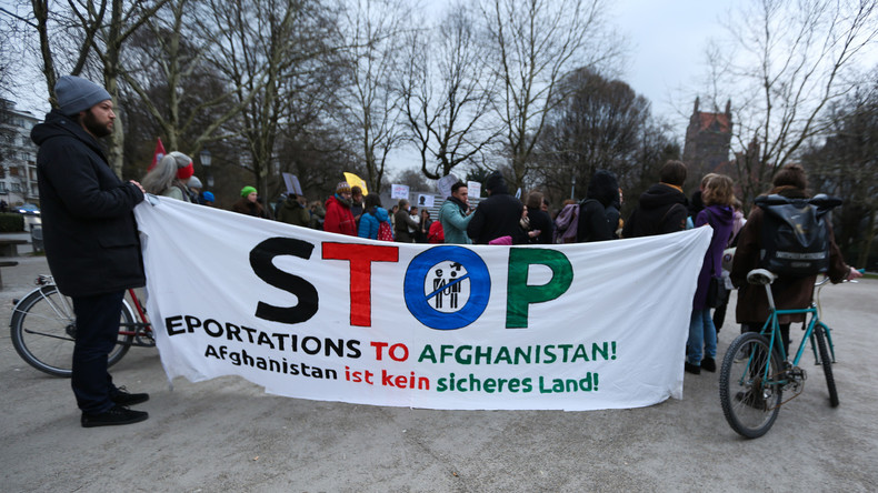 Sammelabschiebung: Bisher größte Gruppe von Afghanen in Kabul angekommen