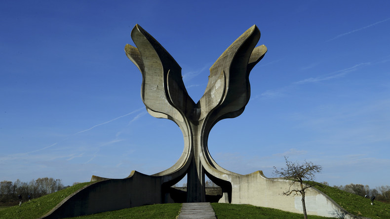 Kroatien: Australischer Brillenhersteller filmt Werbespots in KZ Jasenovac und gerät in Kritik