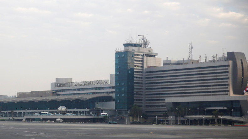 Explosionen nahe Flughafen in Kairo
