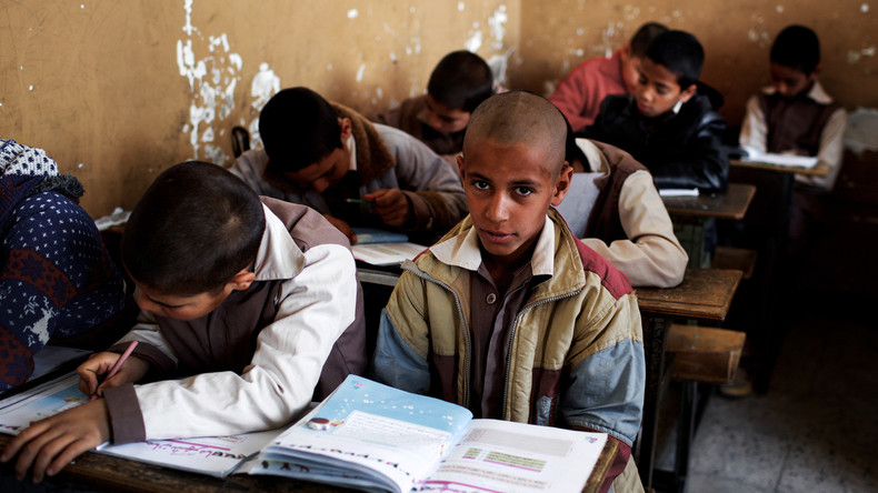 Taliban bedrohen Lehrer in Afghanistan: Über 100 Schulen geschlossen