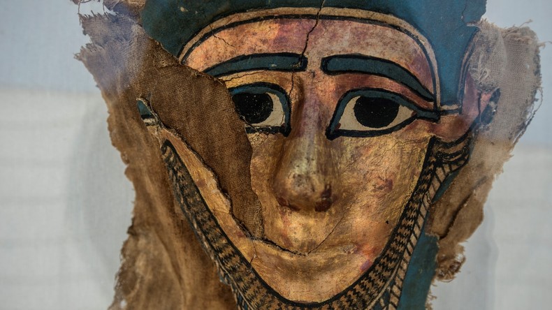 Ägyptologen entdecken vergoldete Mumienmaske