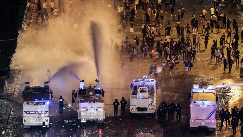Jubel nach WM-Sieg wächst sich in Ausschreitungen in Frankreich aus – zwei Fans ums Leben gekommen