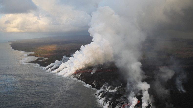 Tourboot auf Hawaii von Lava getroffen - 23 Verletzte