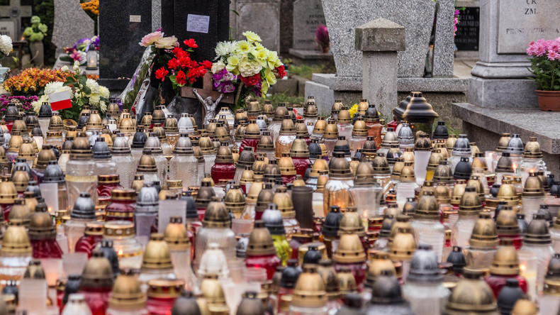 Erfurt verbietet wegen Trockenheit brennende Grabkerzen