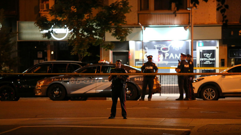 Schüsse in Toronto: Eine Tote, 13 Verletzte