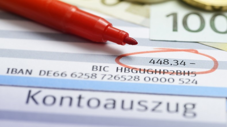 Zehn Minuten lang reich: Frau bekommt irrtümlich eine Million auf ihr Konto