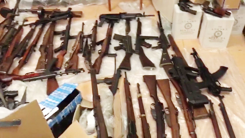"Europäer, Amerikaner, sowjetische Rückimporte": Waffen-Schmuggelkanal aus EU nach Russland gekappt