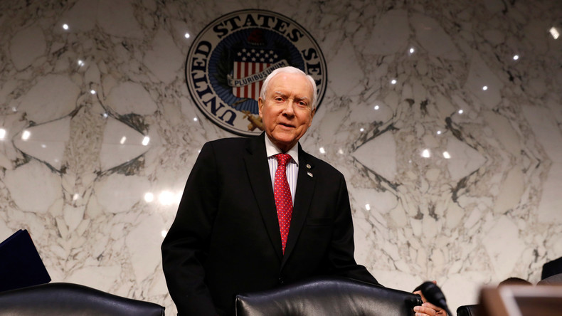 Ja, er lebt noch: US-Senator Hatch macht sich über Google lustig, das ihn für tot hält