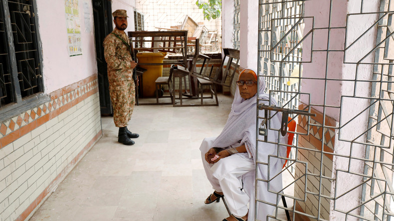 Pakistan: Mindestens 28 Tote bei Selbstmordanschlag nach Wahlbeginn