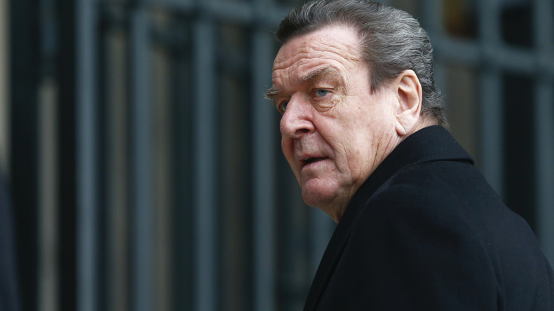 Özil-Affäre: Altkanzler Schröder rechnet mit Außenminister Maas ab