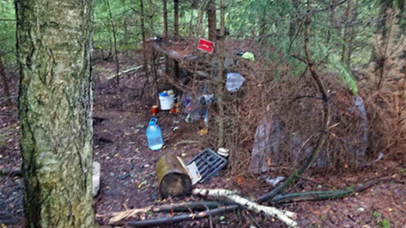 Zwei Jahre in einer Laubhütte im Wald: Weißrusse flieht vor Gläubigern und Polizei