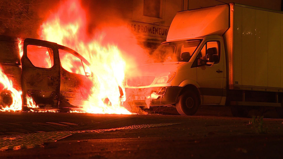 Von "Notwehr" zu "Fahrlässigkeit": Polizist ändert Darstellung zu tödlichem Schuss in Nantes