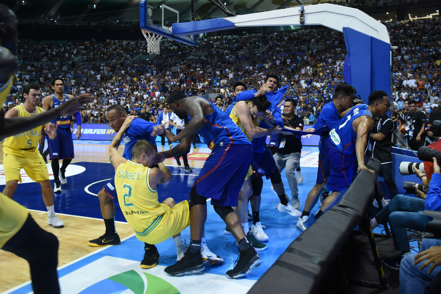 Härteste Schlägerei seit Jahren: Strafen gegen australische und philippinische Basketballspieler