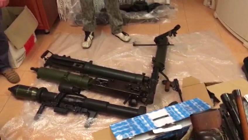 "Europäer, Amerikaner, sowjetische Rückimporte": Waffen-Schmuggelkanal aus EU nach Russland gekappt
