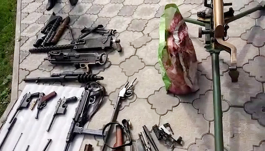 "Europäer, Amerikaner, sowjetische Rückimporte": Waffen-Schmuggelkanal aus EU nach Russland gekappt