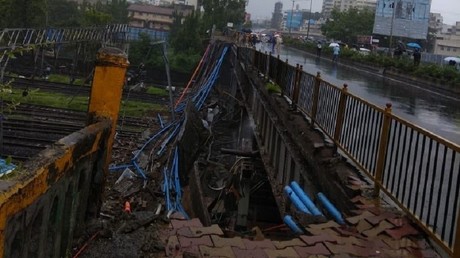 Brücke bricht in Indien zusammen: Sechs Verletzte, Zugverkehr gesperrt