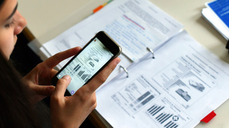 Pauken statt Chatten: Frankreichs Parlament beschließt Handyverbot in Schulen