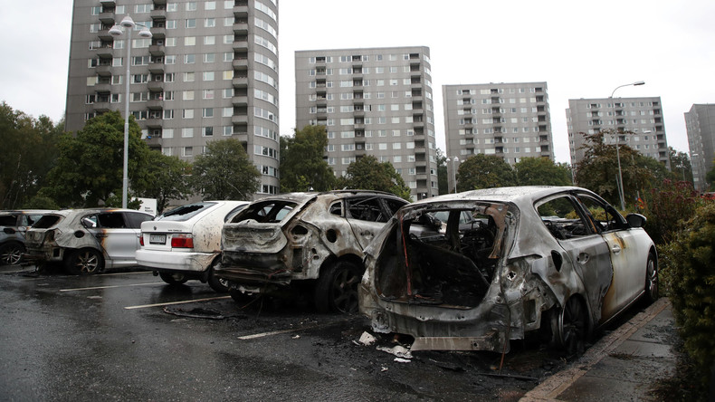 Schweden: Brennende Autos bestimmen den Wahlkampf - Stecken die Russen dahinter?