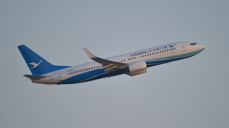 Chinesische Boeing 737 am Flughafen von Manila bruchgelandet – Evakuierung dauert an (aktualisiert)