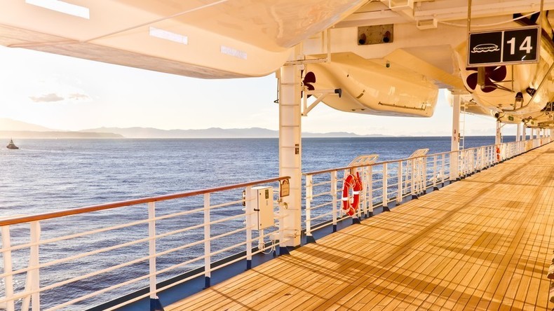 Frau über Bord! Britische Touristin überlebt zehn Stunden in kroatischer Adria